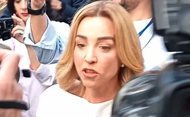 Silvia Salis, l'oggetto misterioso che insidia Schlein: cosa sta succedendo a Genova