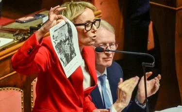 Pd e M5s, la vergogna in aula: urla contro Ester Mieli, la senatrice ebrea di FdI