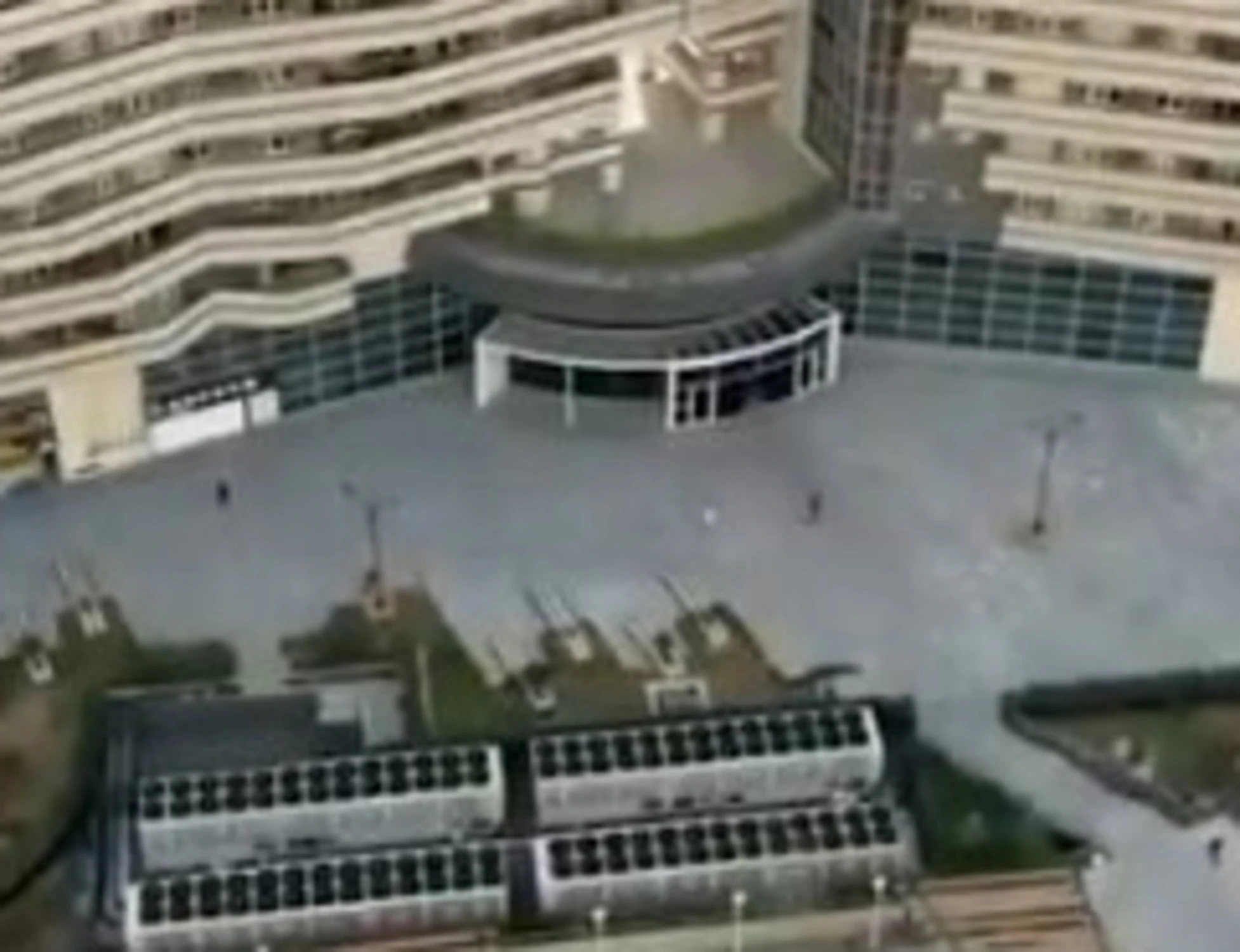 Iran, dai condomini urla di felicità alla notizia della morte di Larijani e Soleimani