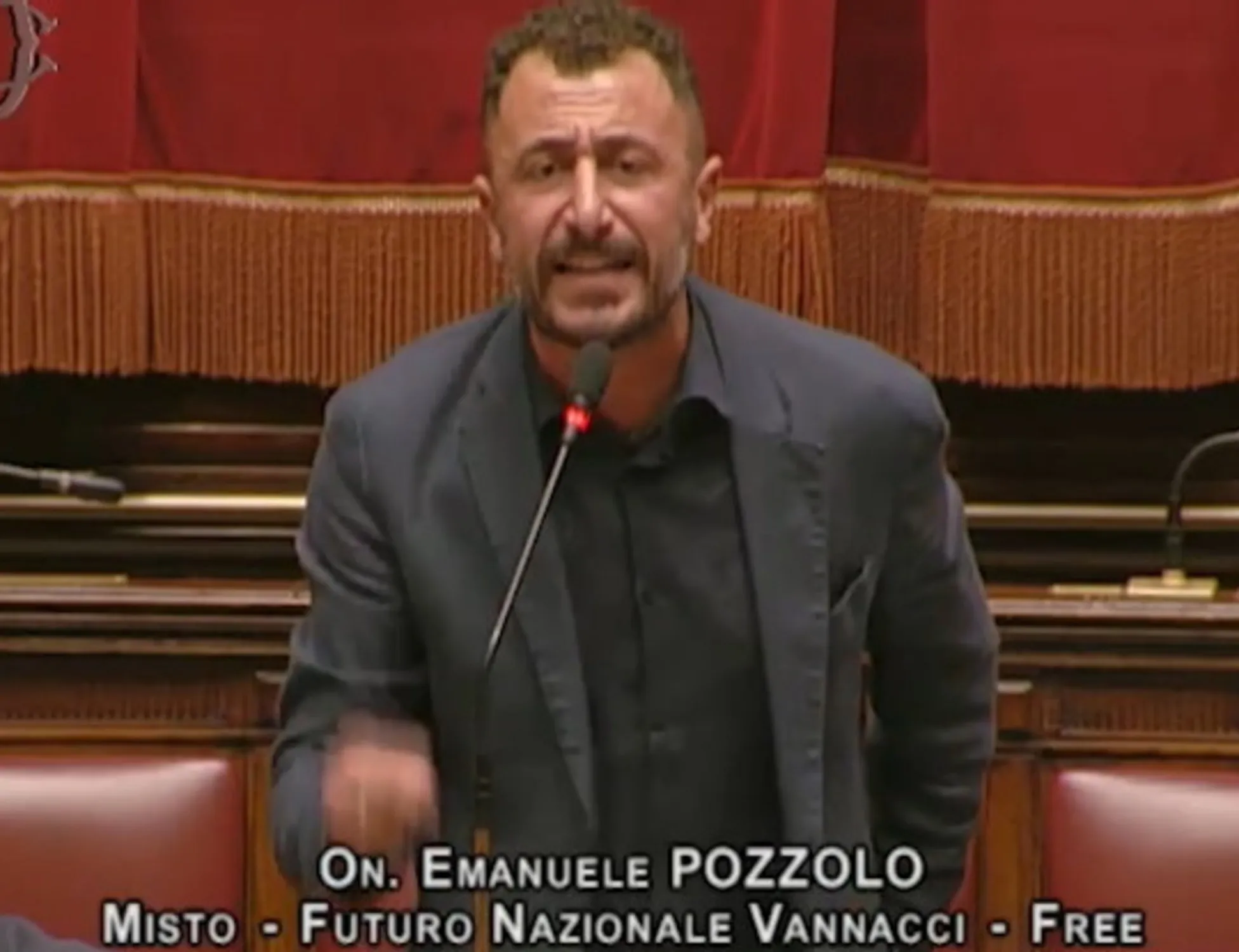 Leggi l'articolo: "Signor presidente", "Collega deputata": rissa Pozzolo-Ascani