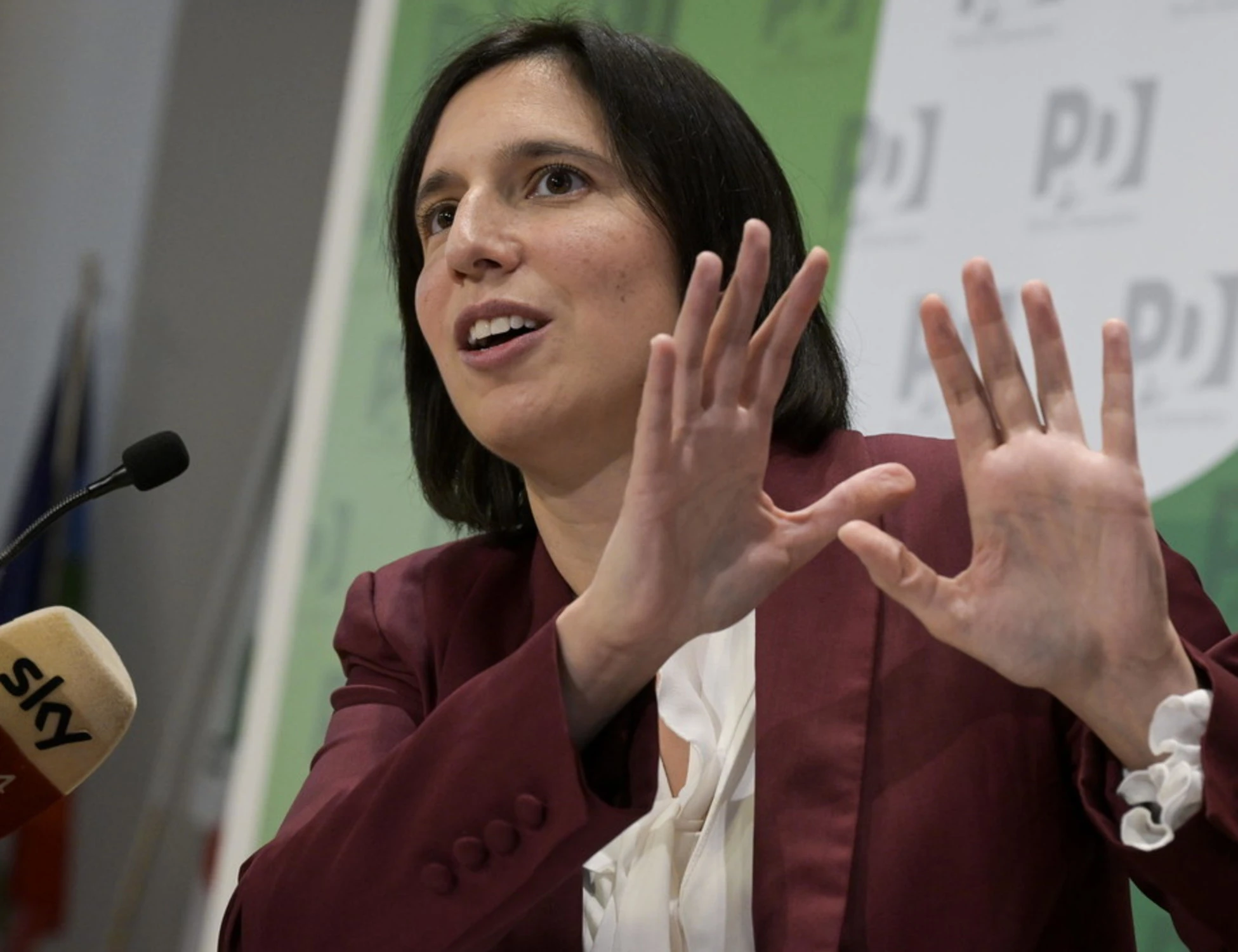 Schlein ospite di Atreju "ma solo con Meloni": perché si può stravolgere tutto