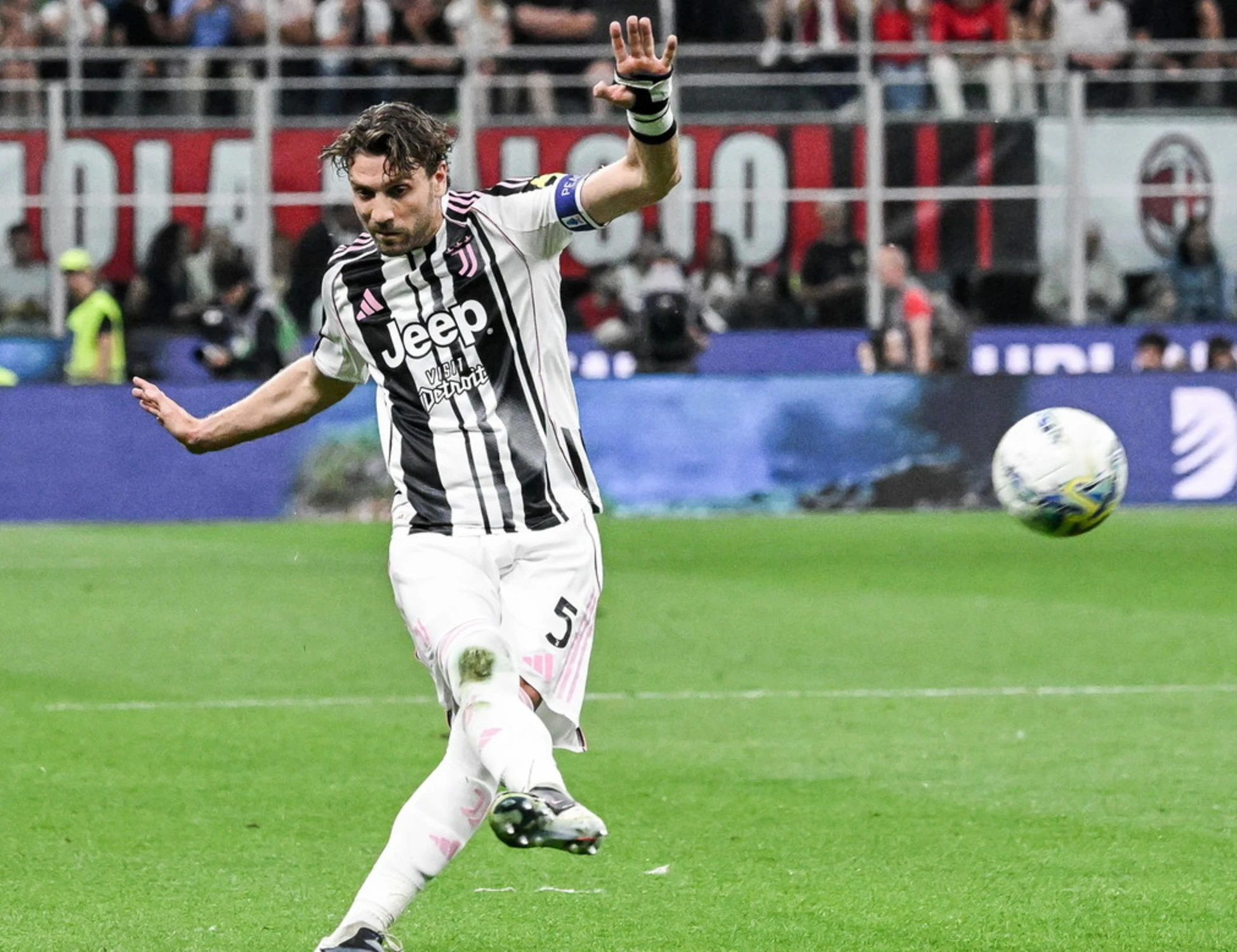 Juventus, emergenza totale: si ferma anche Locatelli. E ora chi gioca?