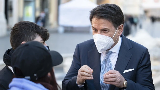 Giuseppe Conte, lo sfogo: "Girerò casa per casa. O questo governo o elezioni"