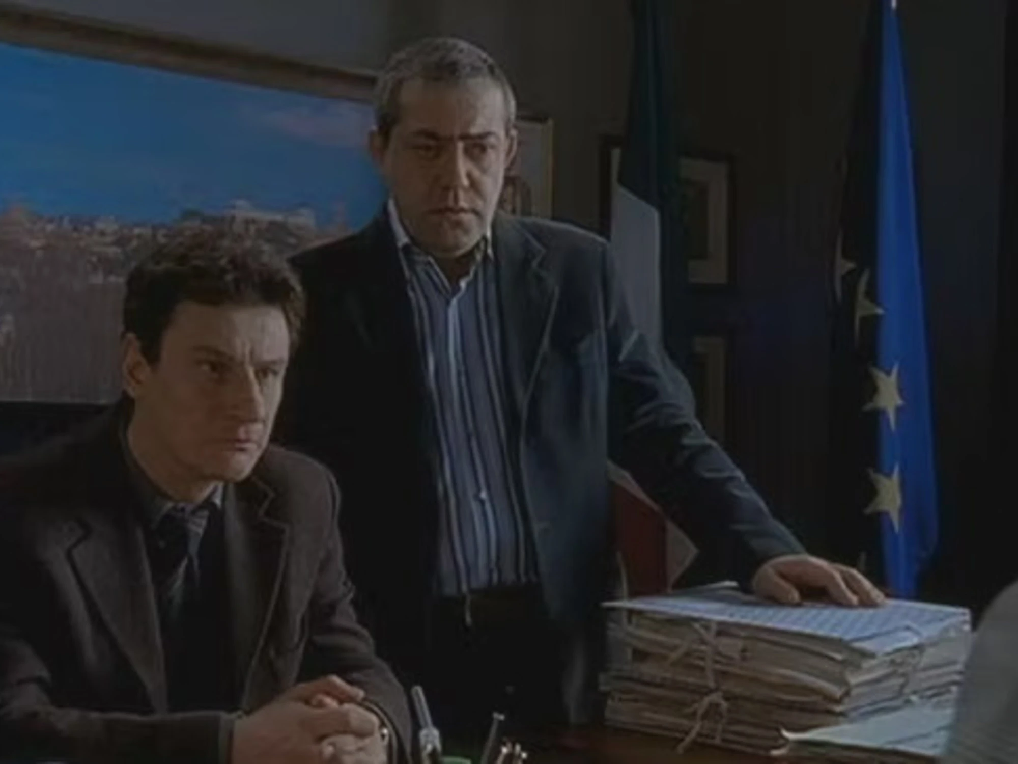 Canale 5, Distretto di polizia 8: un botto all'alba