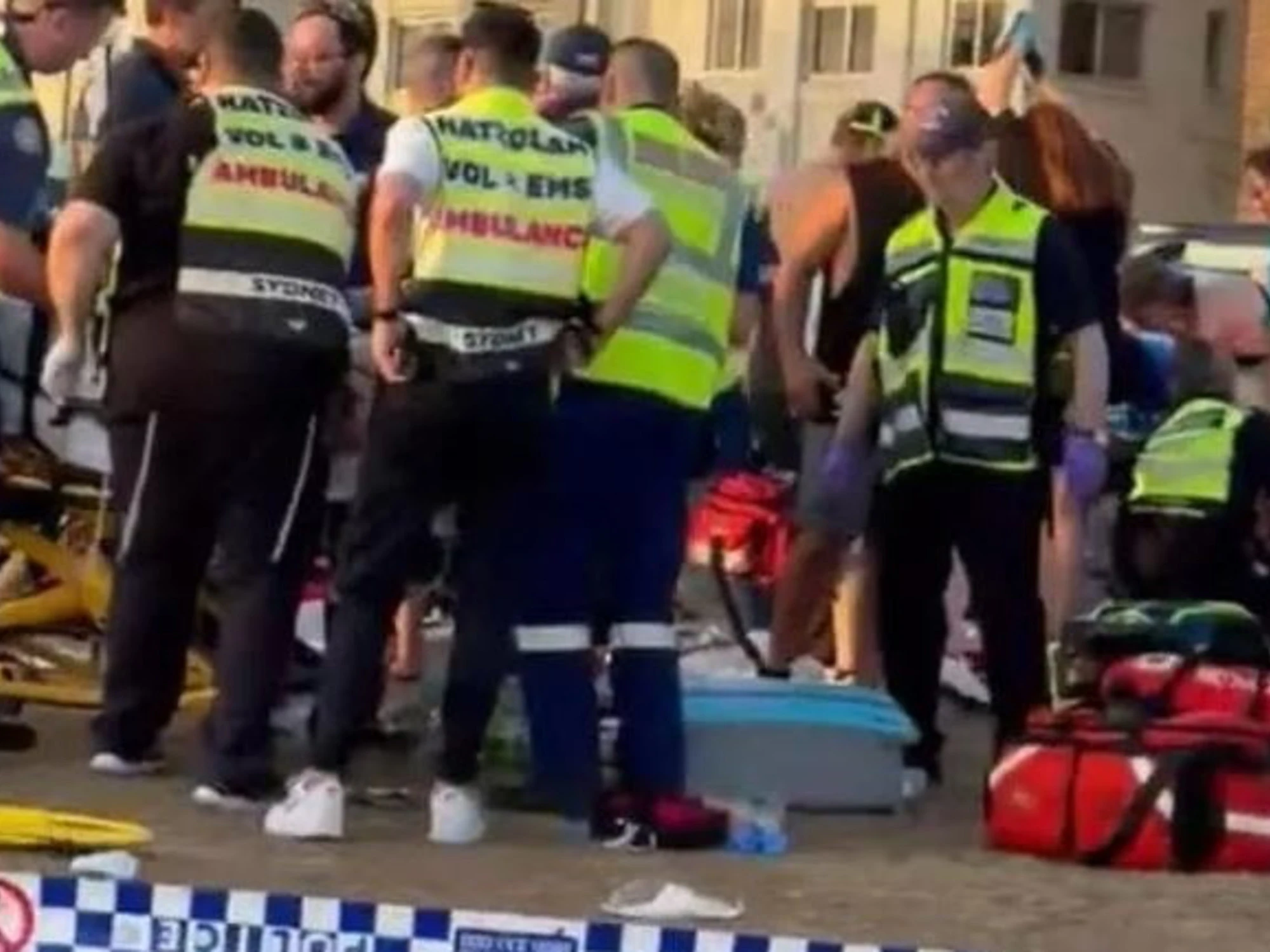 Sydney, spari sui partecipanti alla celebrazione ebraica di Hanukkah a Bondi Beach