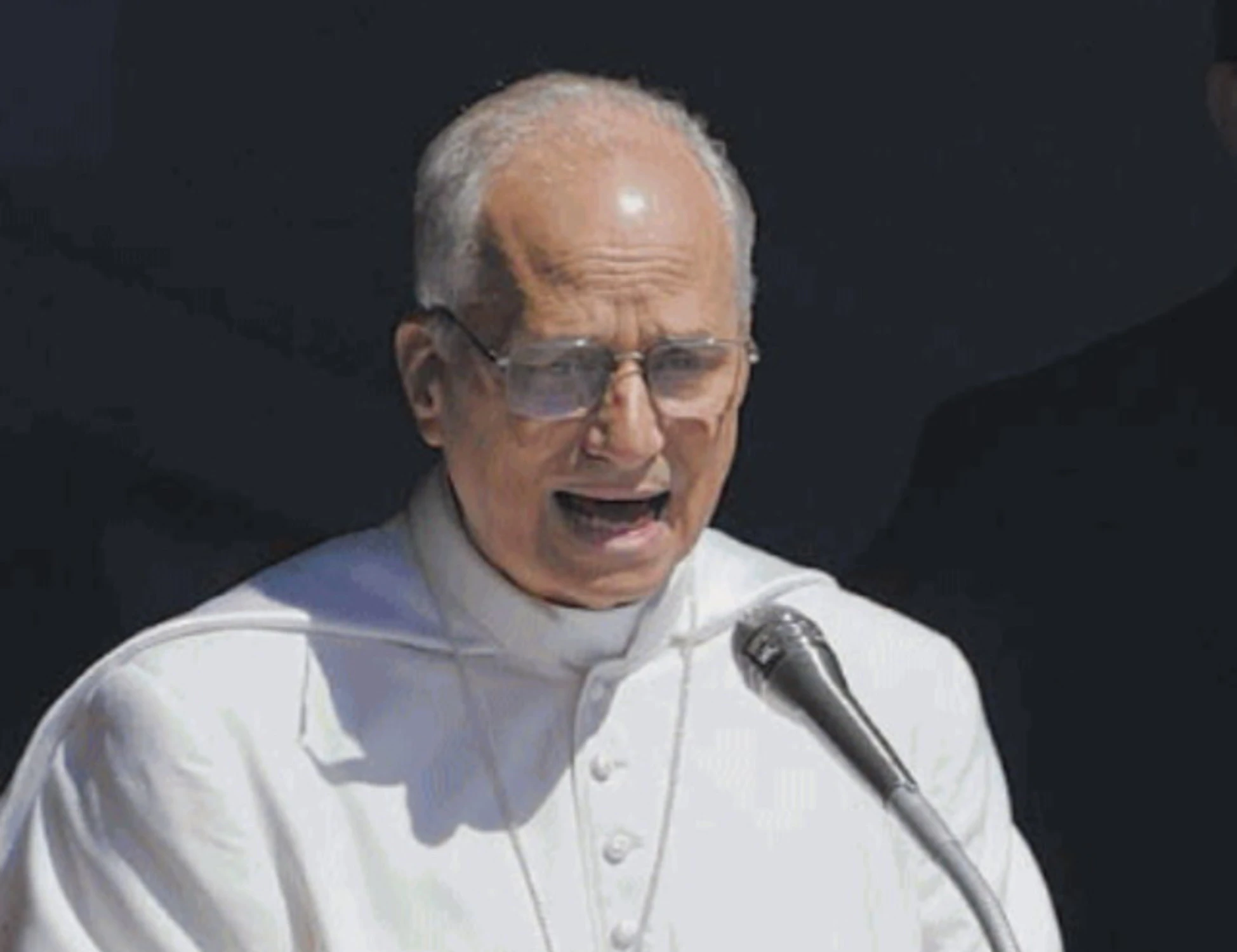 I bergogliani vogliono domare Papa Leone XIV