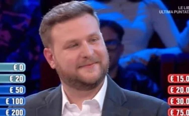 Affari tuoi, Luigi insultato prima della partita: "Non vince na m..."