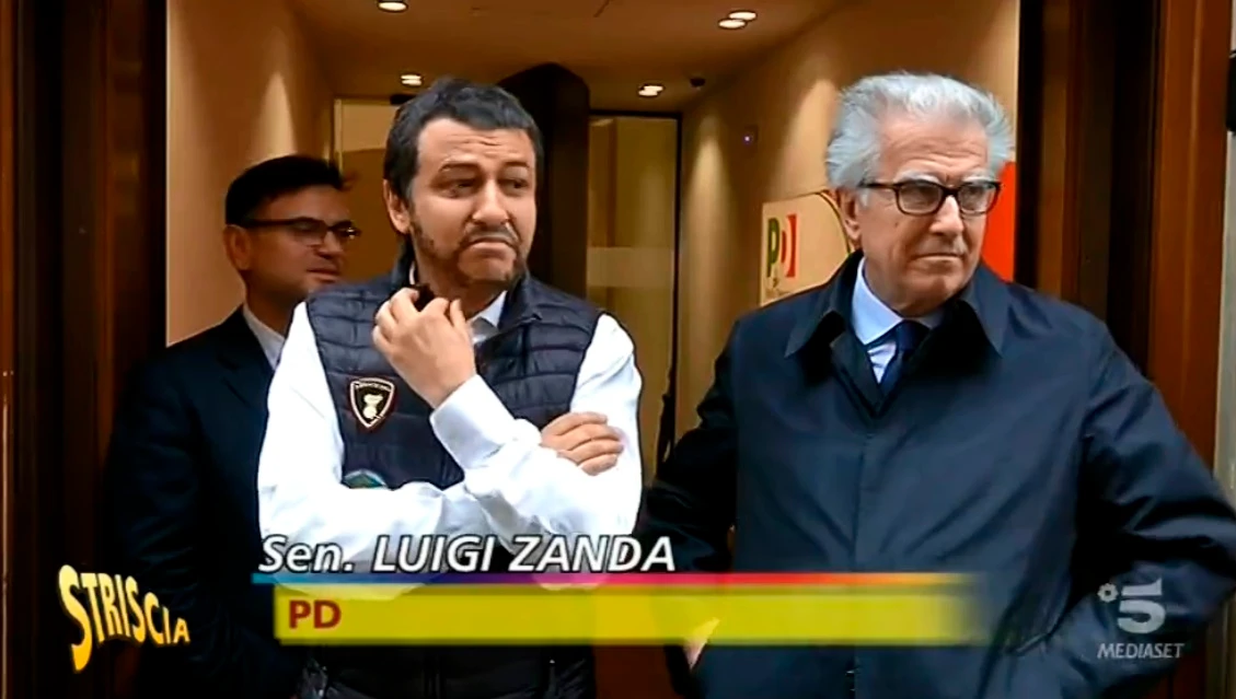 Striscia la Notizia fa godere i leghisti: agguato del finto Salvini al piddino Zanda, occhio alla sua faccia