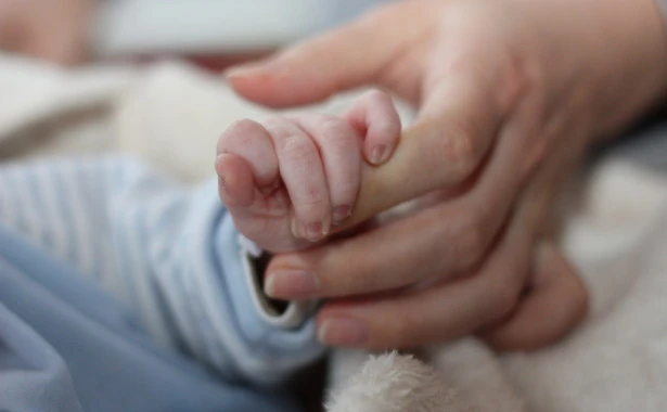 Il Belgio approva l'eutanasia per i bambini