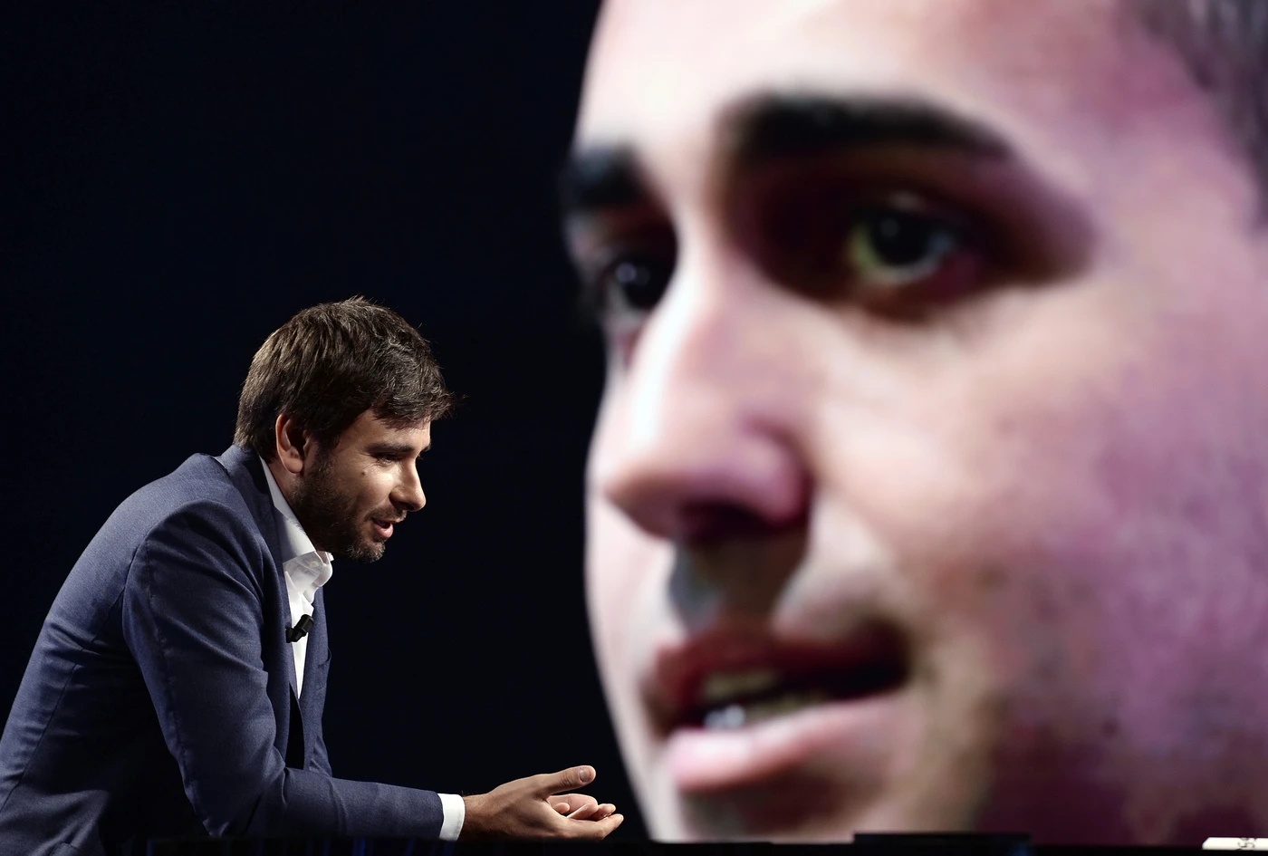 Luigi Di Maio, "una poltrona per Di Battista". Allarme rosso nel M5s: come vogliono "normalizzarlo"