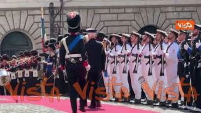 Mattarella accolto dagli onori militari alla Camera per 80 anni Assemblea Costituente