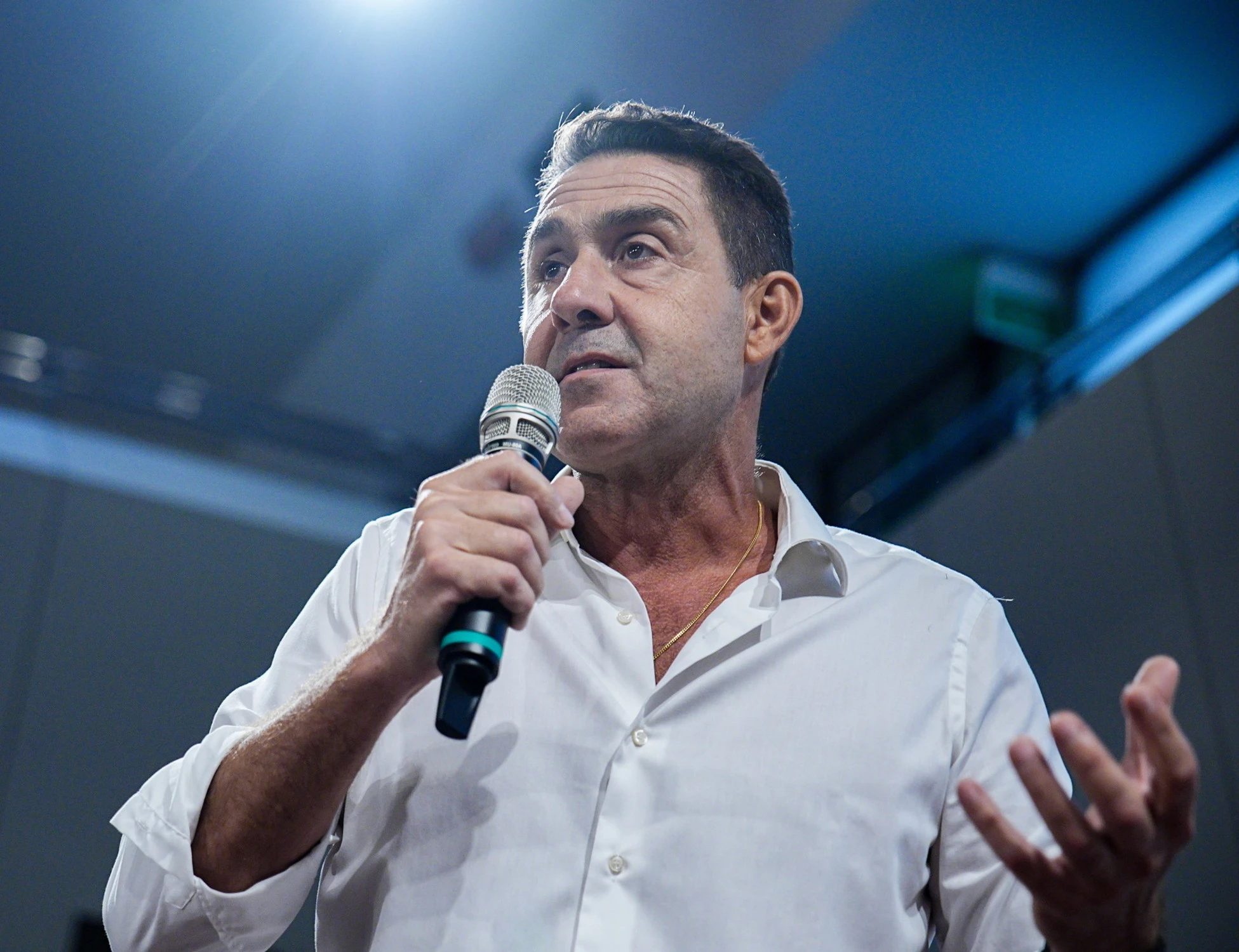 Sondaggio Lab21, chi "frega" Roberto Vannacci. E FdI fa il vuoto
