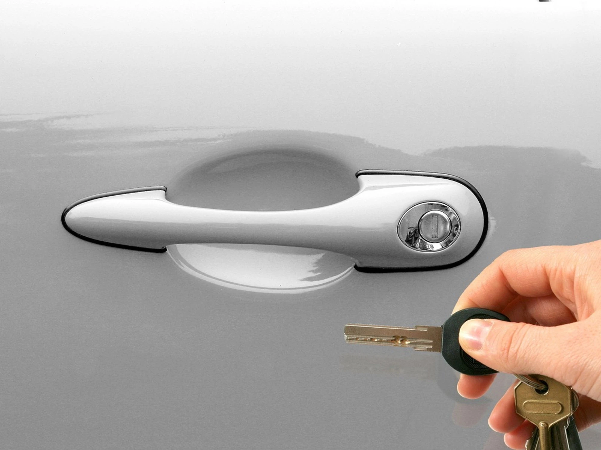 Noleggio auto, boom di truffe: ecco come ti rubano i soldi