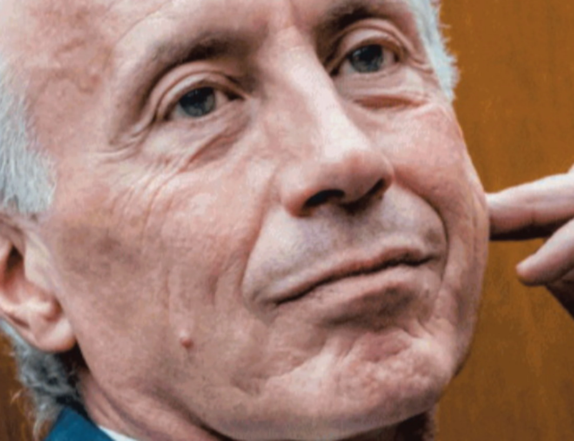 Il Fatto incolpava il governo per gli scontri di piazza ma il fanatico sobillatore lo aveva in casa propria