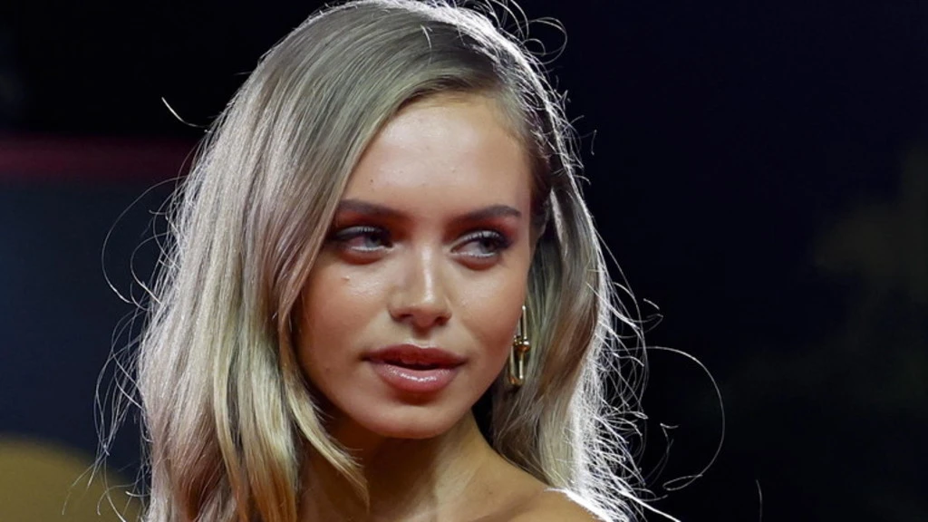 Laila Hasanovic da restarci secchi: lady Sinner sul red carpet a Venezia si presenta così