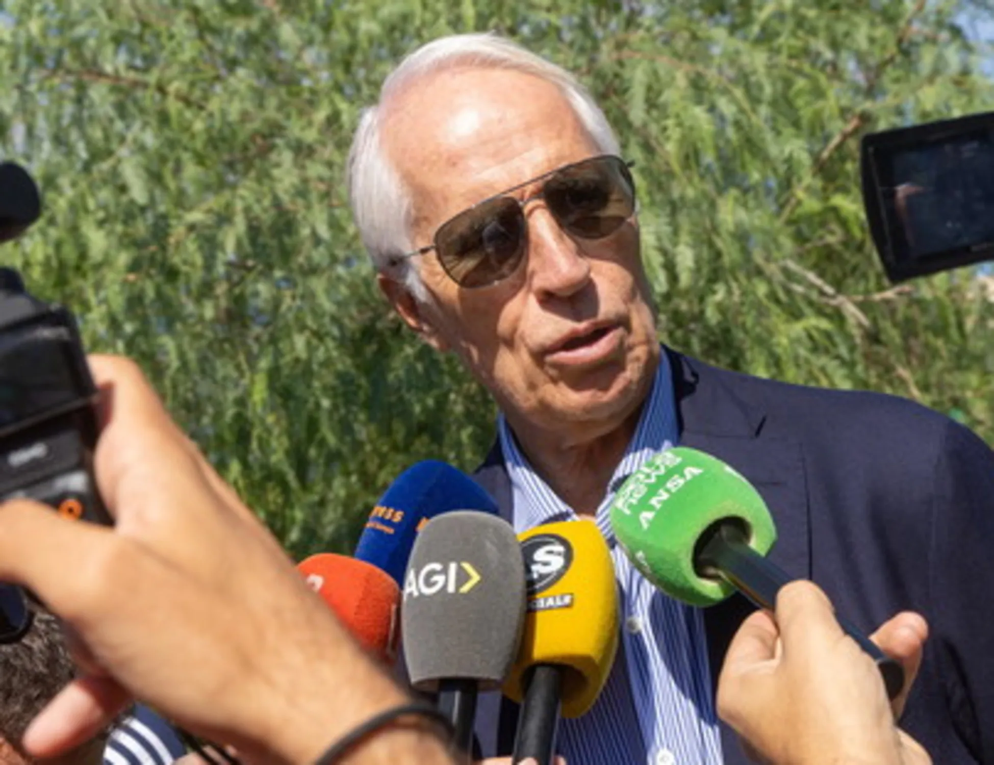 Leggi l'articolo: Malagò "commissario della Figc": ipotesi choc, cosa filtra dalle Sacre stanze
