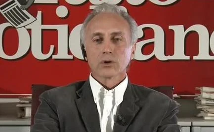 Marco Travaglio oltre il ridicolo, il titolo sul Fatto: "Sceneggiata di Salvini". Pronto a tutto per difendere Luigi Di Maio
