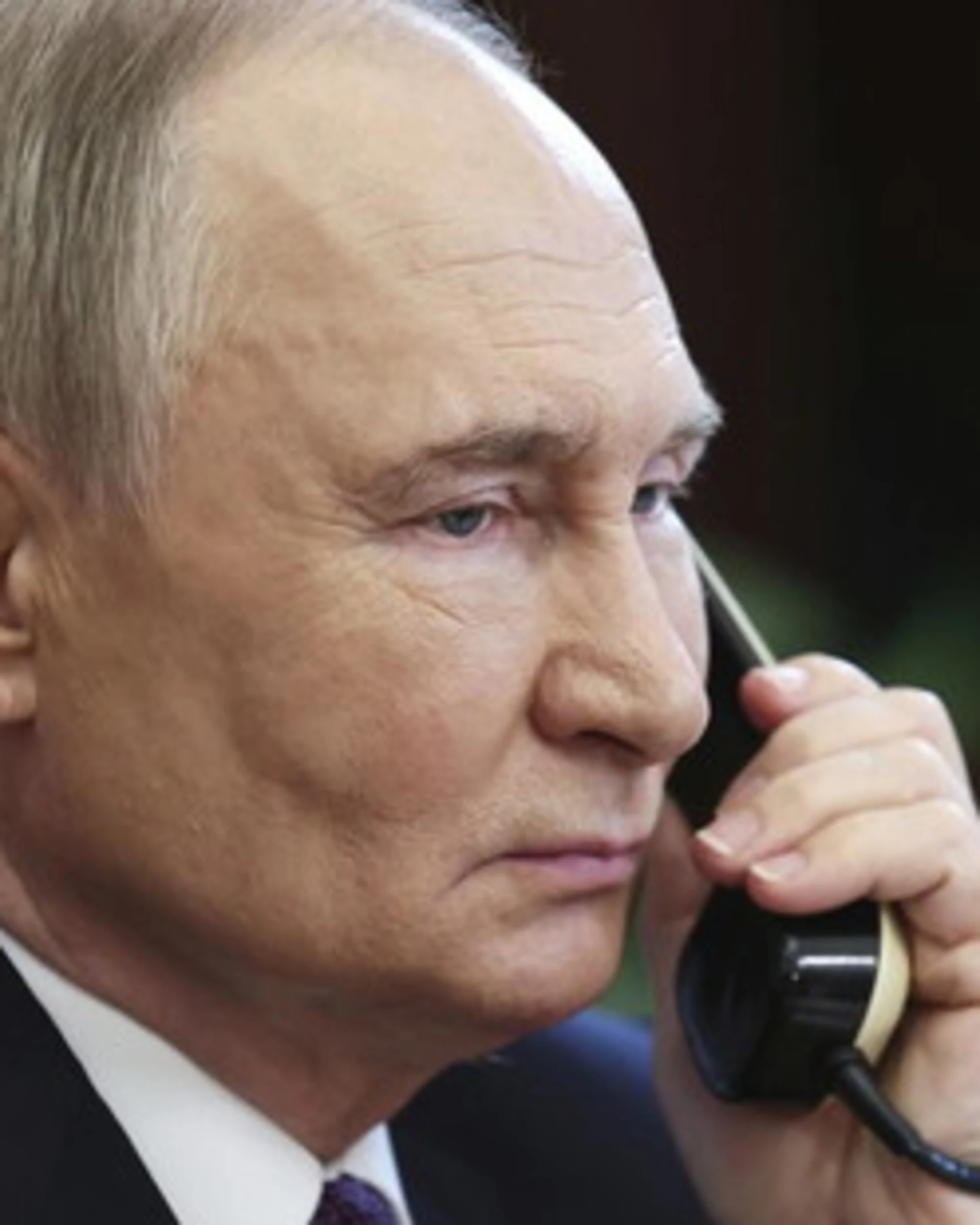 Putin "impazzito, gli è successo qualcosa". Trump clamoroso: "La caduta della Russia"