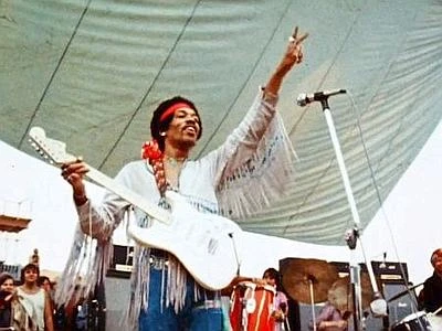 I 70 anni di Jimi Hendrix, la leggenda risuona in sala con 'Live at Woodstock'