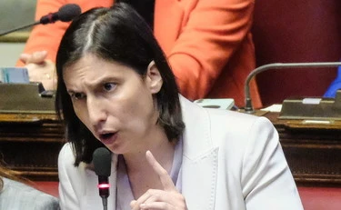 Elly Schlein, la sparata: "Giorgia Meloni? Inizierei a preoccuparmi"