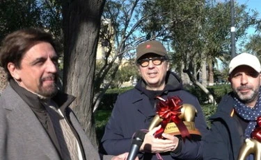 Striscia la notizia, blitz da Checco Zalone: dove si spingono