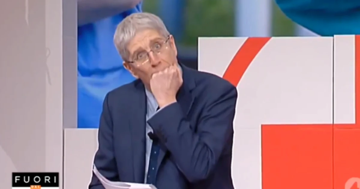 Fuori dal coro, Mario Giordano: "Il coronavirus più veloce della burocrazia, spesi 54 milioni ma manca il collaudo"