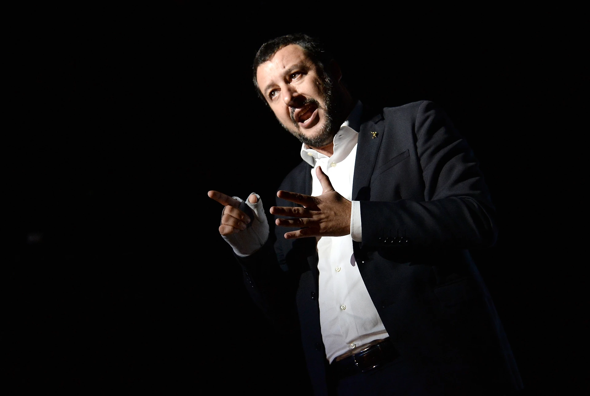 Matteo Salvini, la verità sul Cdm e la "manina": "Conte leggeva e Di Maio scriveva, la pazienza ha un limite"