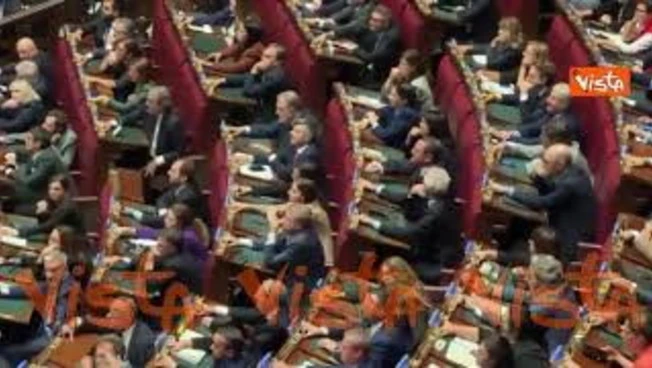 Protesta opposizioni e boato della maggioranza dopo approvazione Legge elettorale alla Camera