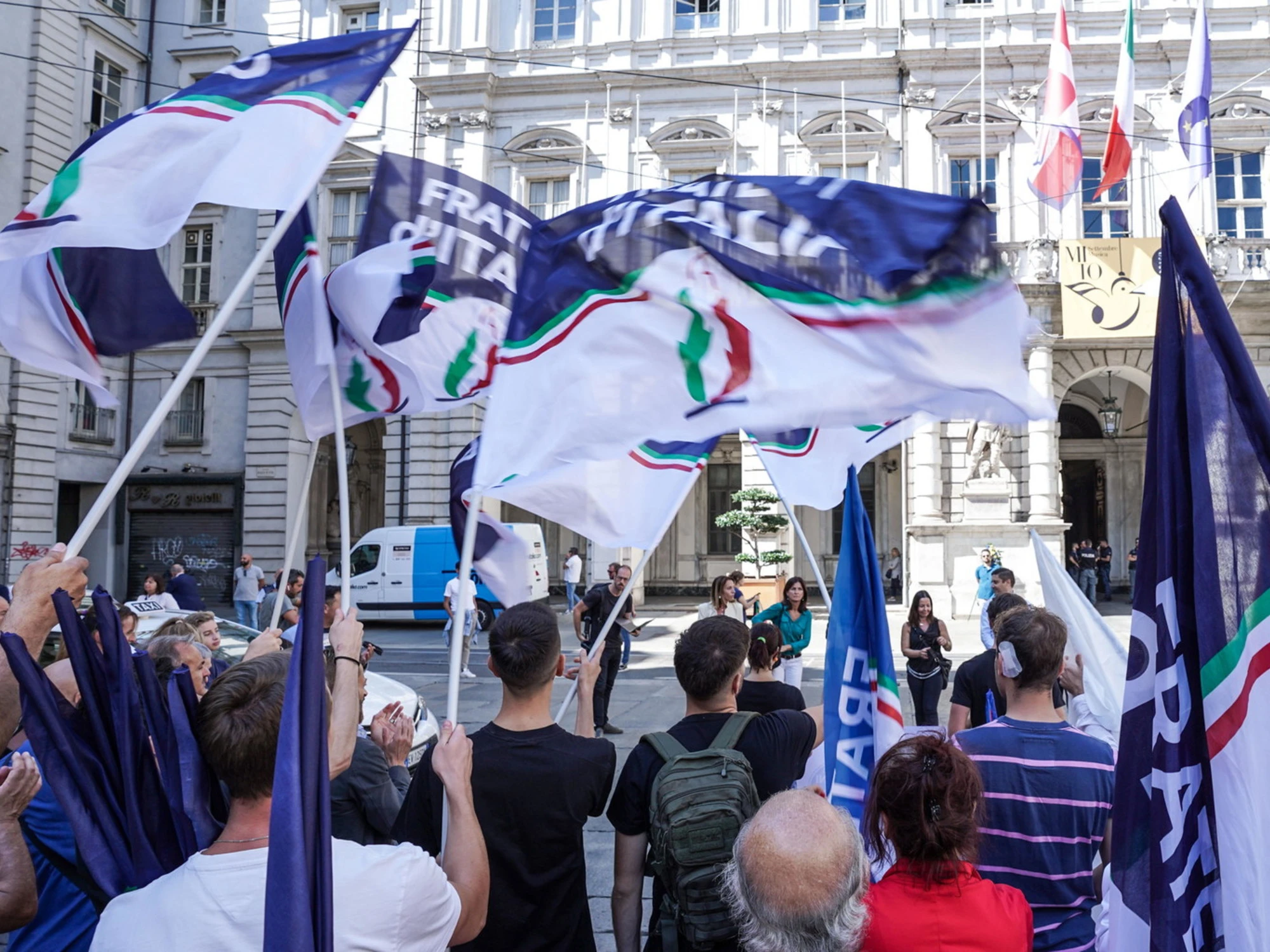 "Mondo scalmanato", così La Stampa vede gli elettori di Meloni