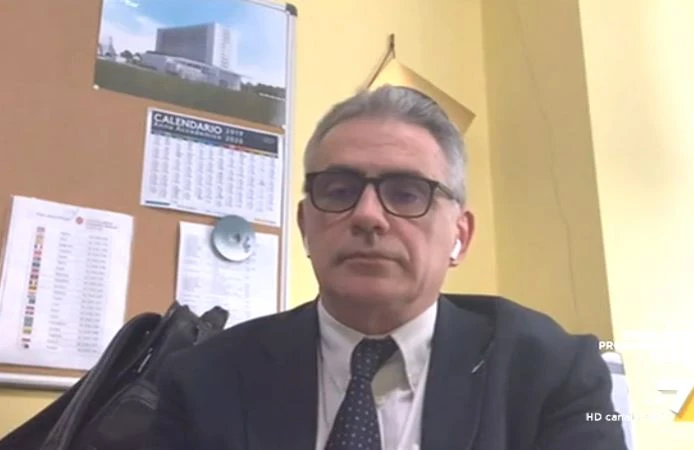 Coronavirus, Fabrizio Pregliasco: "Arrivato alla grande con sei contagi. Ora bisogna agire in modo massivo"