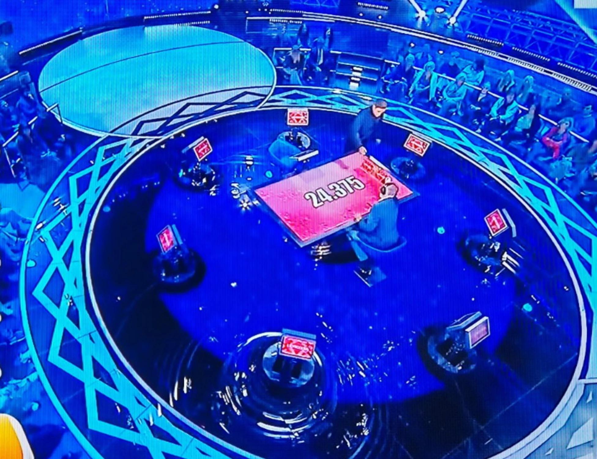 L'Eredità, "Facilissima: dem***da!". Caos sui titoli di coda