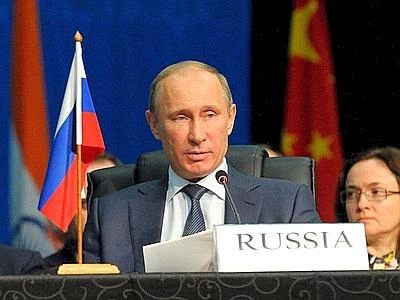 Putin: "Se Berlusconi fosse stato gay non lo avrebbero toccato con un dito"
