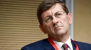 Vittorio Colao, la task-force si ribella a Giuseppe Conte: "Se non ci fate lavorare togliamo il disturbo"