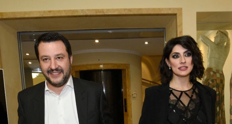 Elisa Isoardi a pezzi, la bomba di Dagospia: "Come ha reagito quando ha visto le foto di Salvini e la Verdini"