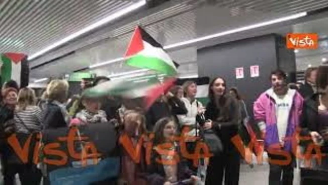 https://media.liberoquotidiano.it/AGEvgXBvFfXIWNcavDhApvNdWWmE1eOrNr34m4-t8QM/width:800/quality:90/aW1hZ2VzLzIwMjUvMTAvMDYvMjEwMTEyNzE3LWRiM2M4NjBkLWUxNGMtNDQ2Yi04MzQxLTM2MzI0YTg4MDMyOS5qcGc.webp