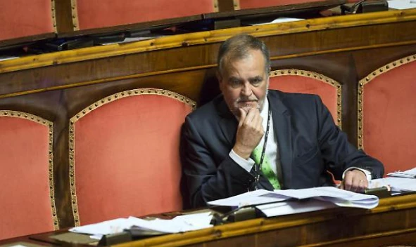 Roberto Calderoli e il piano per far fuori i giallorossi: sei commissioni in Parlamento ancora della Lega
