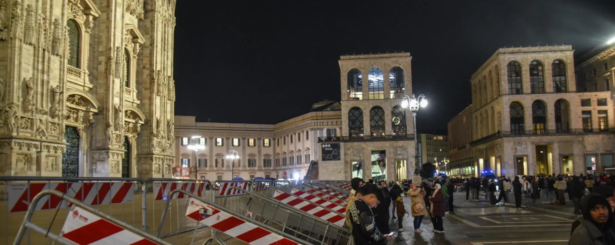Due turiste olandesi violenzate in piazza Duomo: chi fermano