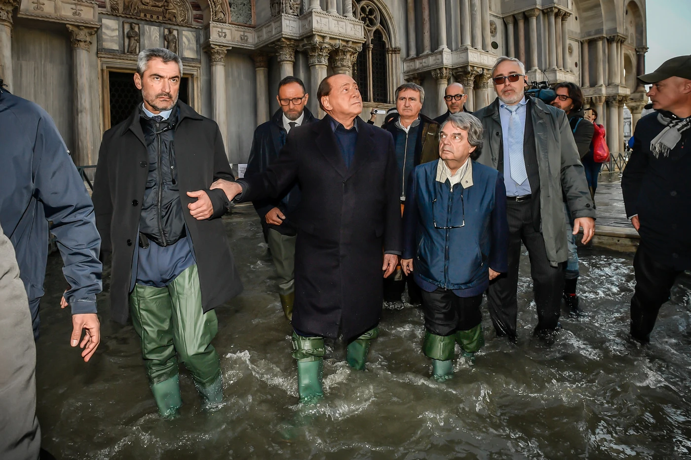Venezia, l'appello di Brugnaro a Silvio Berlusconi: "Ci aiuti a ottenere assistenza dall'Unione Europea"