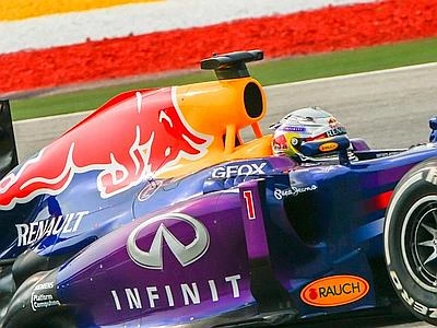 Gp Bahrain, domina Vettel. Ottavo Alonso con una Ferrari 'zoppa'