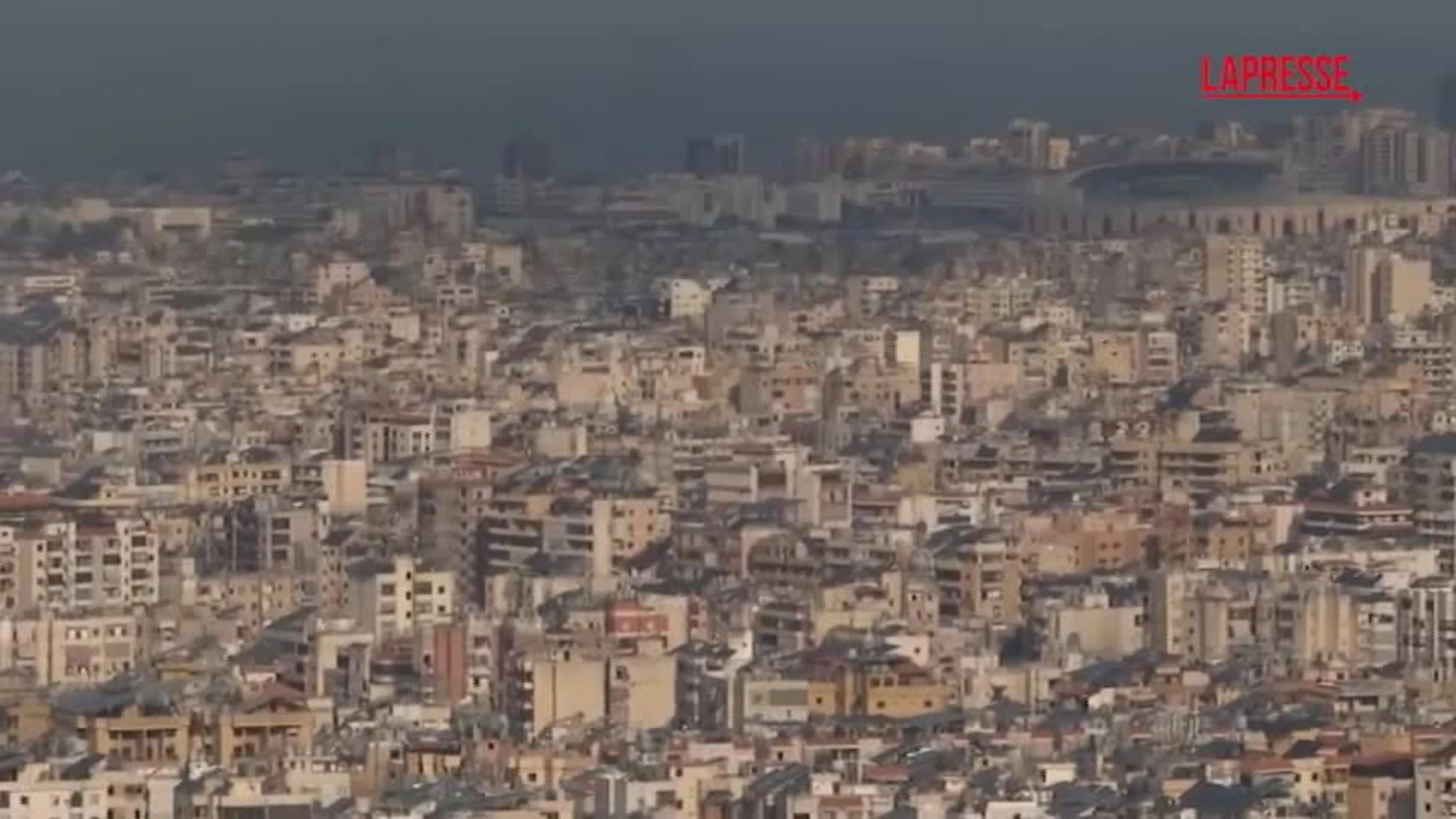 Libano sotto attacco di Israele, enormi colonne di fumo su Beirut