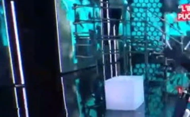 Fuori dal Coro, "vuole rubare il posto a Mario Giordano". Clamoroso: chi spunta in studio
