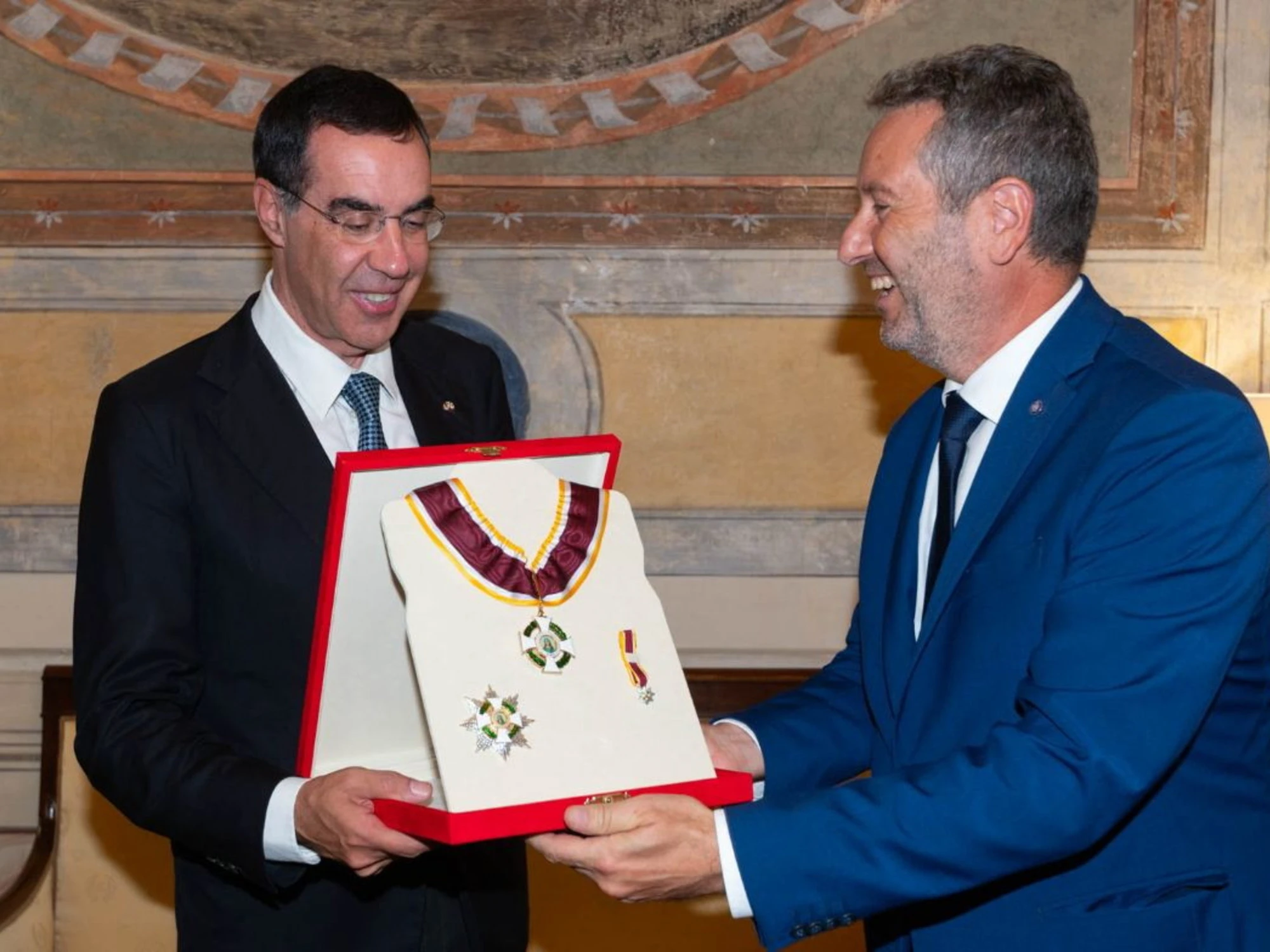 Adm: Alesse riceve onorificenza da San Marino per supporto ad ammodernamento dogane sammarinesi 