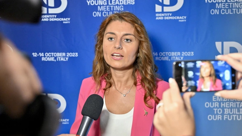 https://media.liberoquotidiano.it/AOMm1647bbND-on2H0nPRf_dhjSIgYJAPKf3rxtNyio/width:800/quality:90/aW1hZ2VzLzIwMjYvMDcvMzAvMDkyMjAxMjA5LTBiMjA2YzVhLTYyMzgtNGJiMi1hMTJkLTM5YjcxNzE2YTFkMS5qcGc.webp
