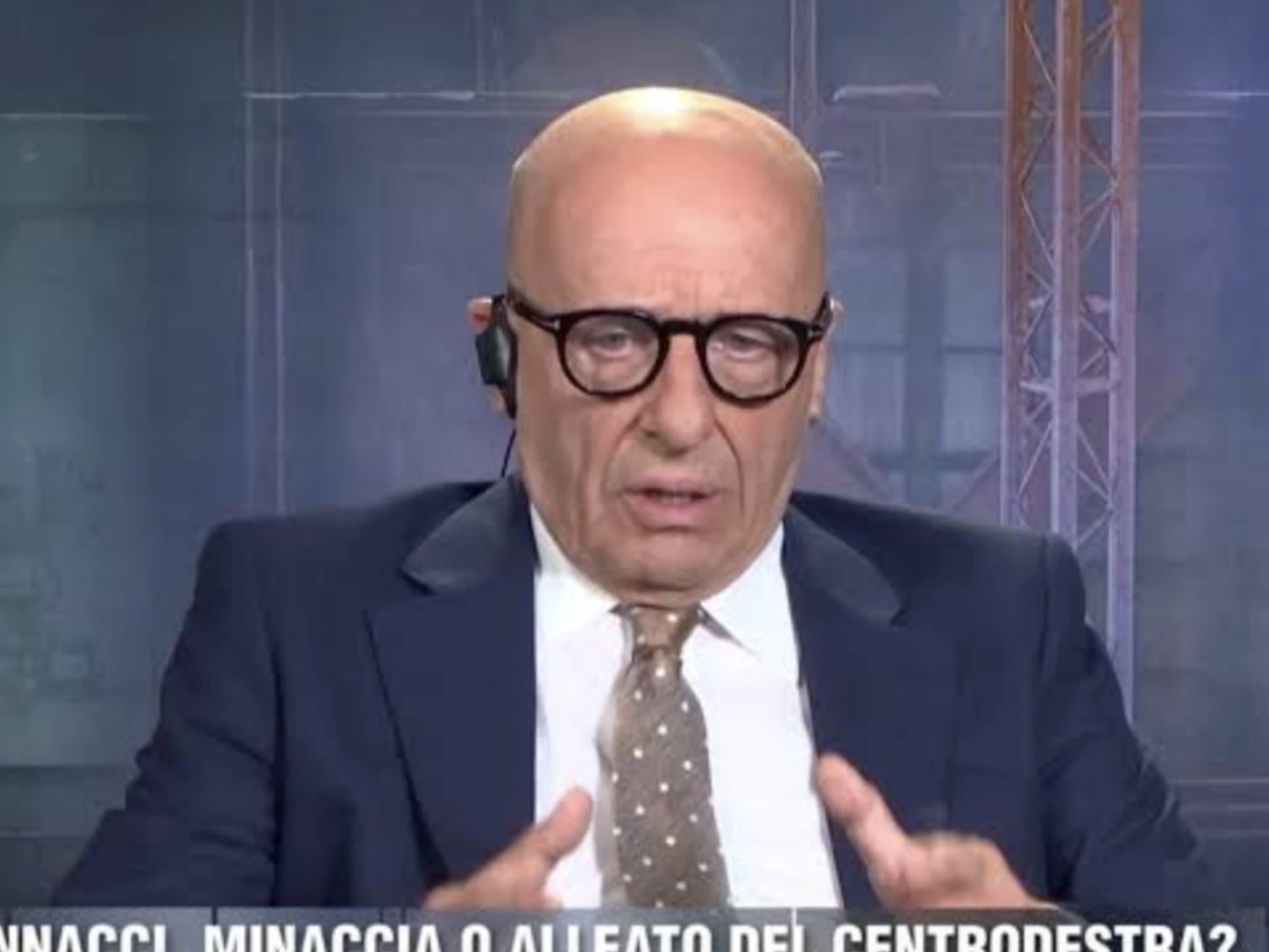 Ecco chi sono gli incendiari da 10.000 euro al mese