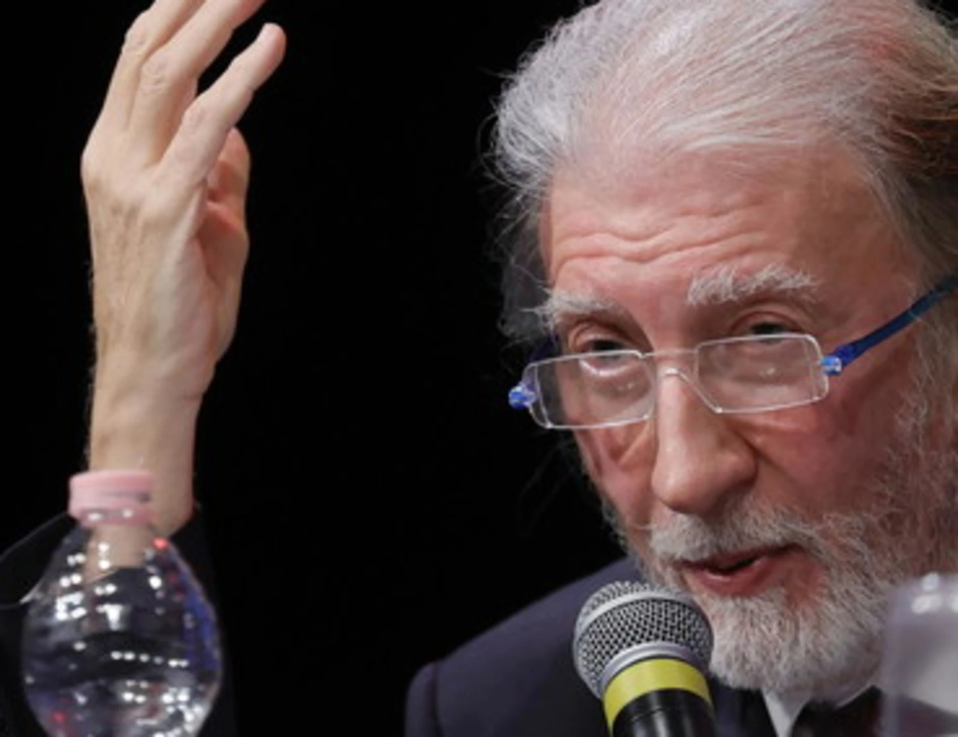 Bomba a Ranucci, l'affondo di Fazzolari: "Deliranti insinuazioni del M5s Scarpinato"