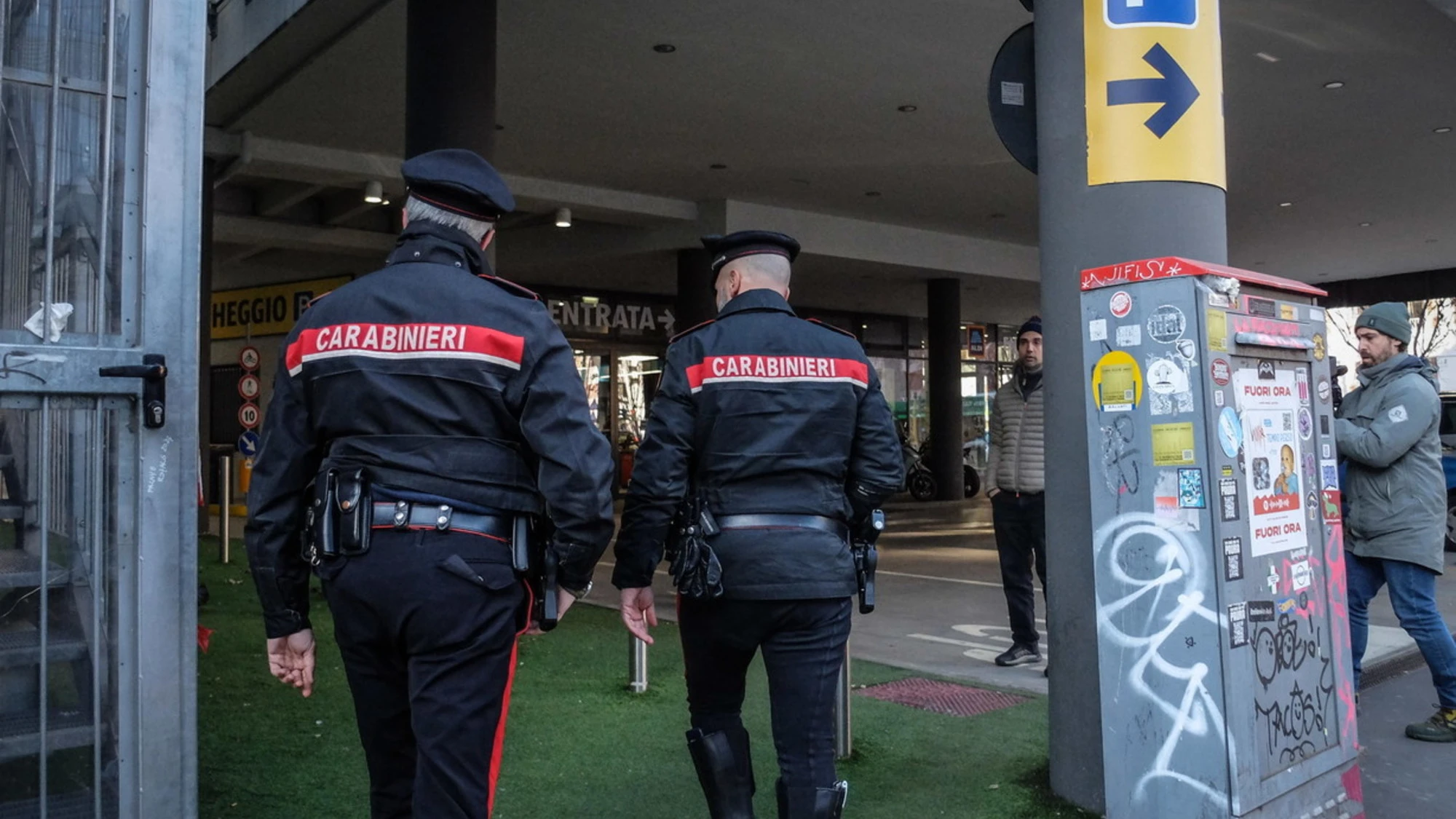 Milano, 22enne stuprata in corso Como: il video che inchioda l'egiziano