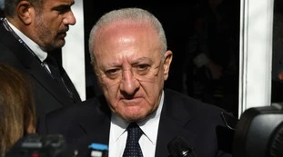 Coronavirus, Vincenzo De Luca scrive a Giuseppe Conte: "Numeri fuorvianti, il Sud a un passo dall'inferno"