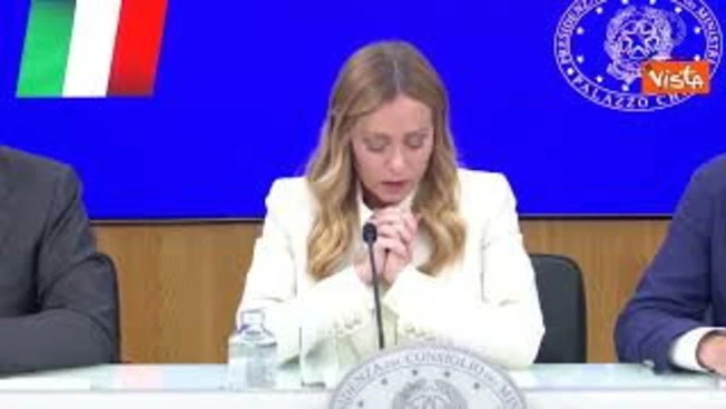 Meloni: Nella manovra aggiungiamo un mese di congedo parentale