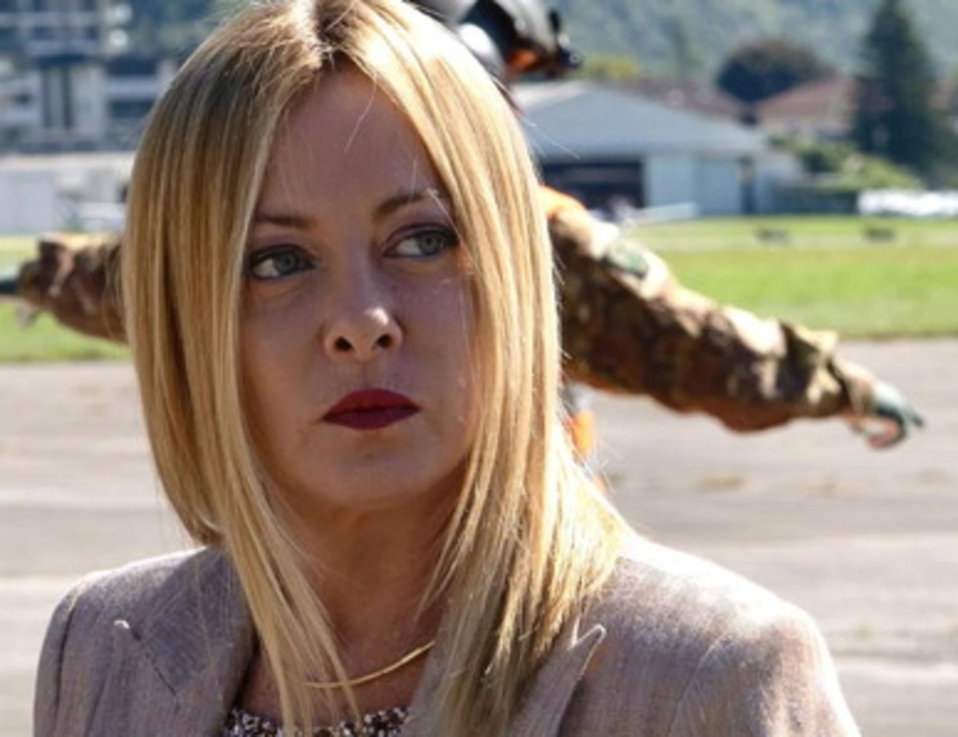 Giorgia Meloni, "spara": l'agghiacciante minaccia al premier