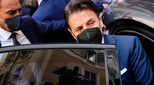 Giuseppe Conte sfida Grillo: "Non è un diktat e non li mandiamo in soffitta"